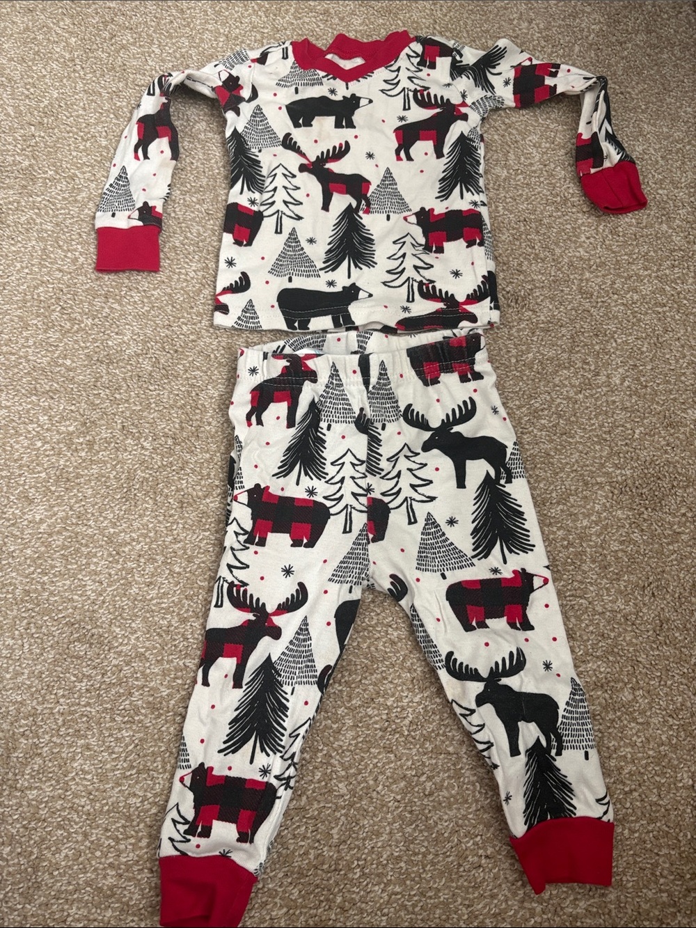 The Children's Place Red, Black & White Moose and Tree Pajama Set